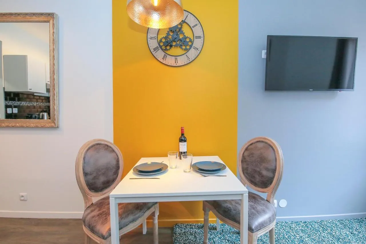 L'Ocean, T2 Hypercentre Chic Et Cosy, Wifi Par Sovalfi Apartment Saint-Etienne  0*, Saint-Etienne (Loire)