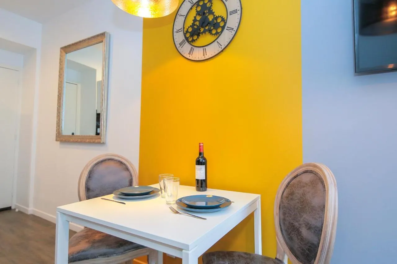 L'Ocean, T2 Hypercentre Chic Et Cosy, Wifi Par Sovalfi Apartment Saint-Etienne