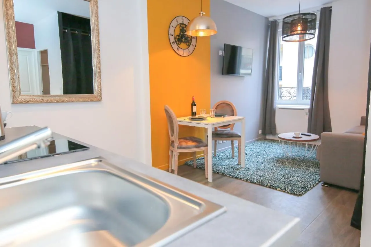 L'Ocean, T2 Hypercentre Chic Et Cosy, Wifi Par Sovalfi Apartment Saint-Etienne  0*, Saint-Etienne (Loire) France